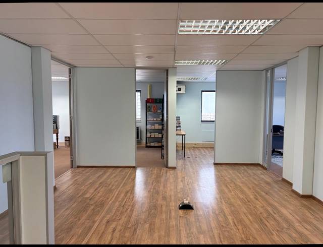 255M² OFFICE TO LET IN NOORDWYK